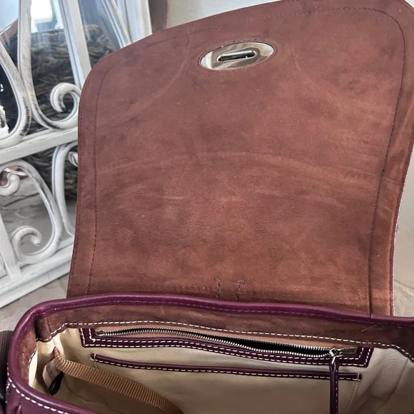 Donney & BOURKE Leather Crossbody Bag in Burgundy - Picture 6 of 7